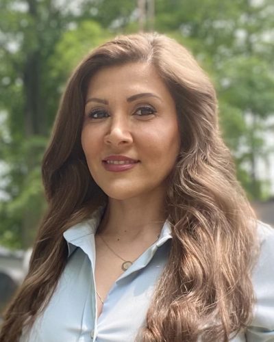 Dr.TaraDeniz-Headshot QU Image